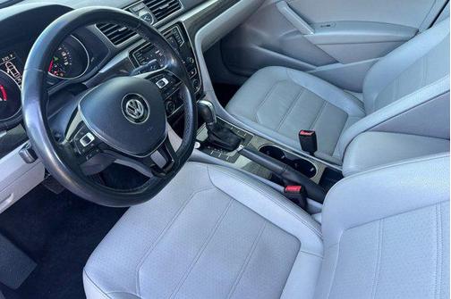 2017 Volkswagen Passat 1.8T SE