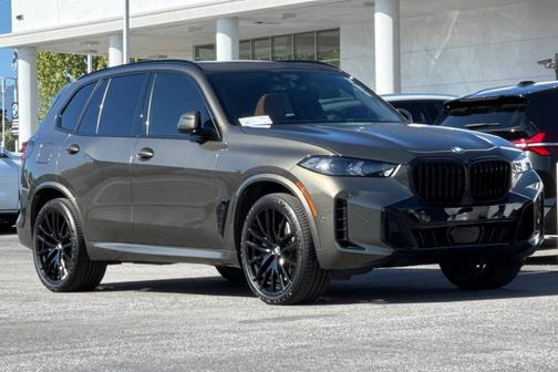Manhattan Green Metallic 2026 BMW X5 xDrive40i