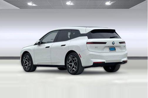 2026 BMW iX xDrive45