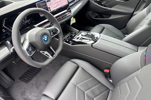 Carbon Black Metallic 2026 BMW i5 eDrive40