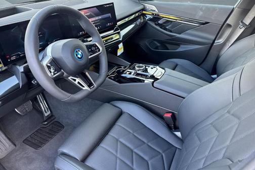 2026 BMW 550e xDrive