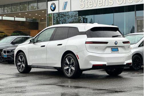 2026 BMW iX xDrive45