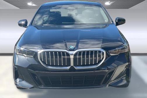 2026 BMW 550e 550e xDrive