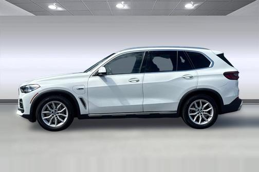 Alpine White 2022 BMW X5 PHEV xDrive45e