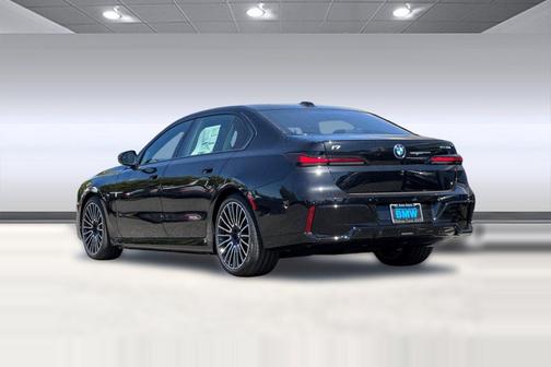 Black Sapphire Metallic 2026 BMW i7 xDrive60