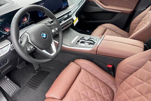 Black Sapphire Metallic 2026 BMW X5 PHEV xDrive50e