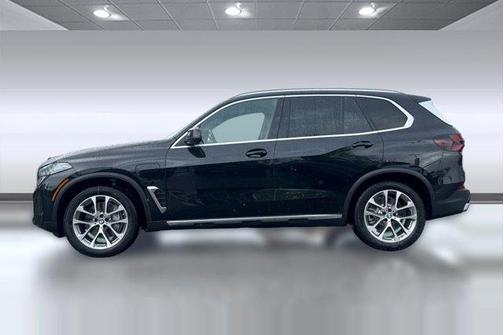 Black Sapphire Metallic 2026 BMW X5 PHEV xDrive50e