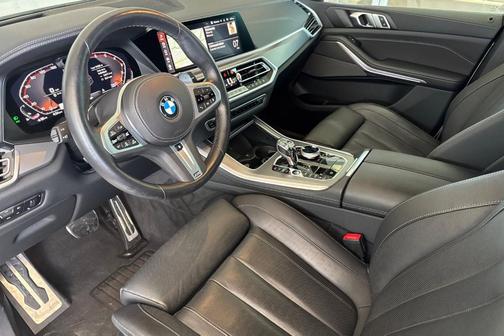 2022 BMW X5 M50i