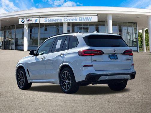 2022 BMW X5 M50i