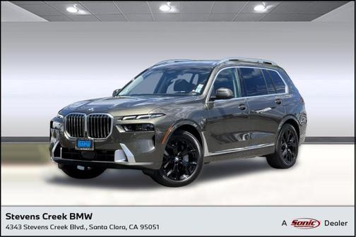 Manhattan Green Metallic 2025 BMW X7 xDrive40i