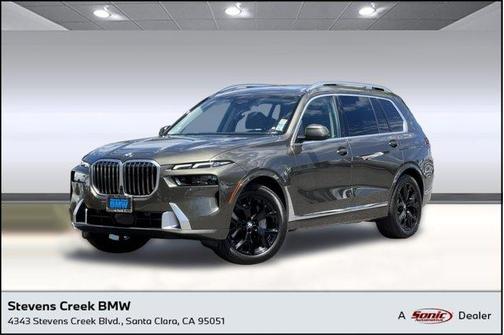 Manhattan Green Metallic 2025 BMW X7 xDrive40i