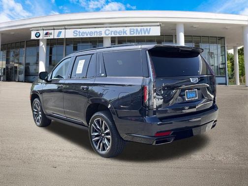 2022 Cadillac Escalade Sport