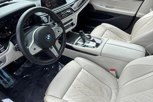 Black Sapphire Metallic 2021 BMW 750 i xDrive