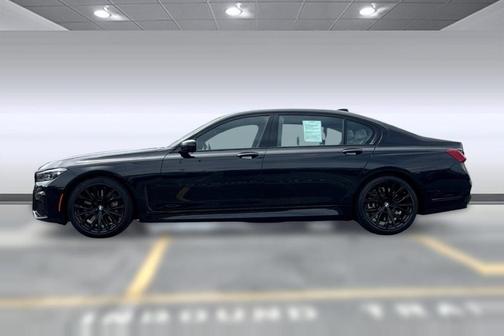 Black Sapphire Metallic 2021 BMW 750 i xDrive