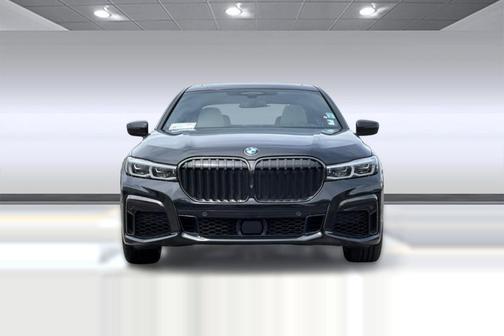 Black Sapphire Metallic 2021 BMW 750 i xDrive