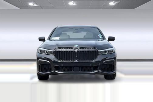 Black Sapphire Metallic 2021 BMW 750 i xDrive