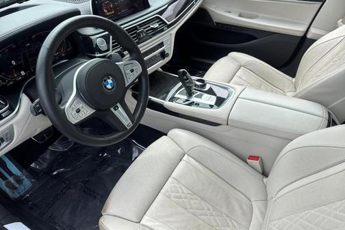 Black Sapphire Metallic 2021 BMW 750 i xDrive