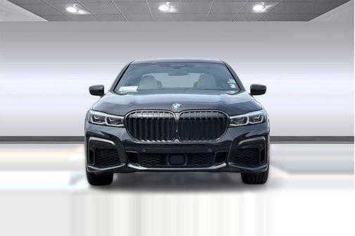 Black Sapphire Metallic 2021 BMW 750 i xDrive