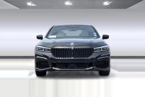 Black Sapphire Metallic 2021 BMW 750 i xDrive