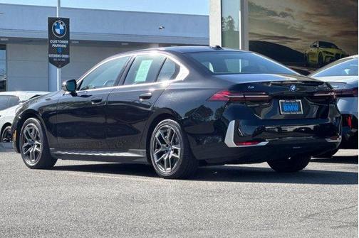 Black 2024 BMW i5 eDrive40