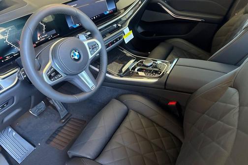 Skyscraper Grey Metallic 2026 BMW X5 xDrive40i