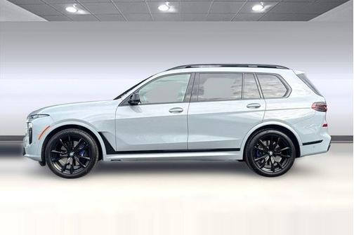 2023 BMW X7 M60i