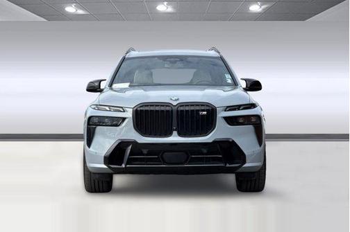2023 BMW X7 M60i