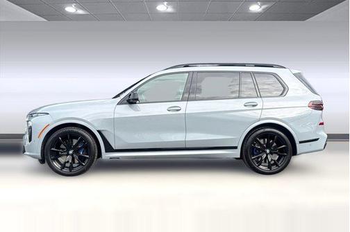 2023 BMW X7 M60i