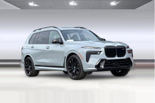 2023 BMW X7 M60i