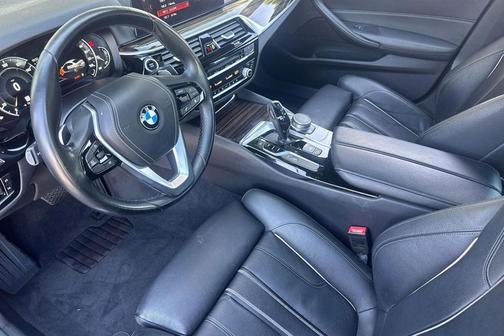 Jet Black 2019 BMW 530e iPerformance