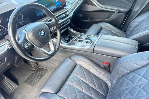 White 2024 BMW X5 xDrive40i