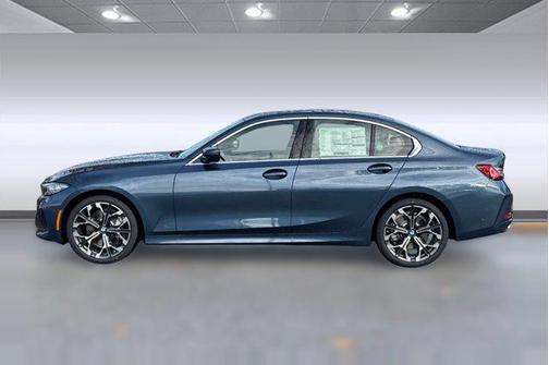 Arctic Race Blue Metallic 2026 BMW 330 330i