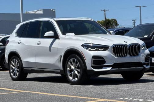 Mineral White Metallic 2023 BMW X5 xDrive40i