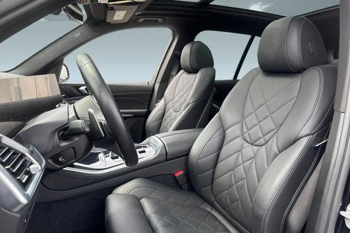 Black Sapphire Metallic 2024 BMW X5 sDrive40i