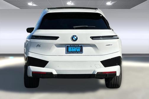 2025 BMW iX xDrive50