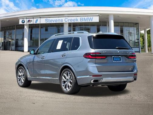 2025 BMW X7 xDrive40i