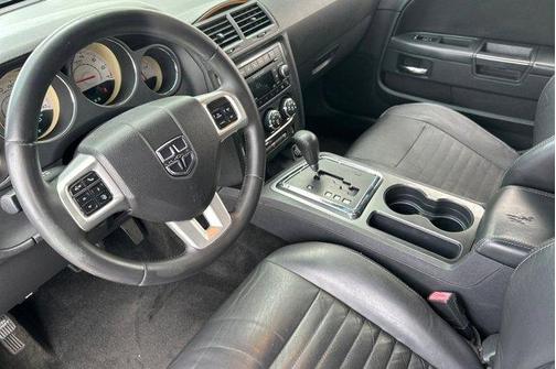 2012 Dodge Challenger SXT