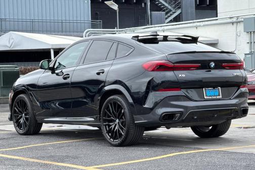 Black Sapphire Metallic 2023 BMW X6 M50i