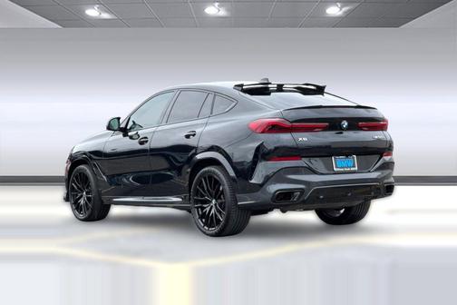 Black Sapphire Metallic 2023 BMW X6 M50i