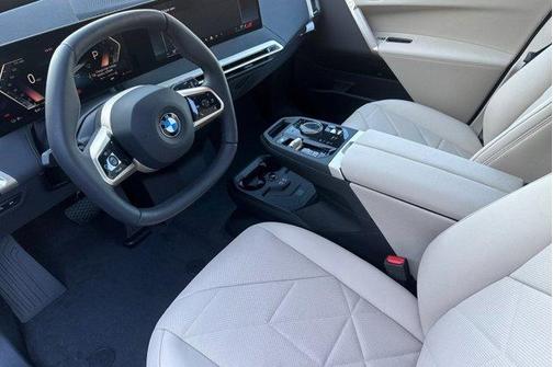 2026 BMW iX xDrive45