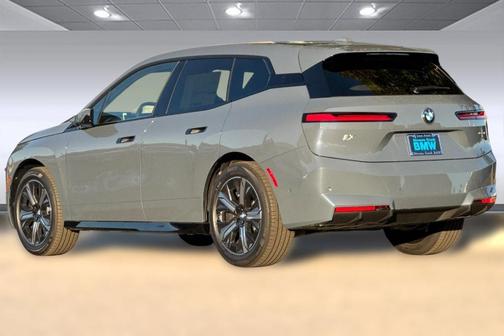 2026 BMW iX xDrive45