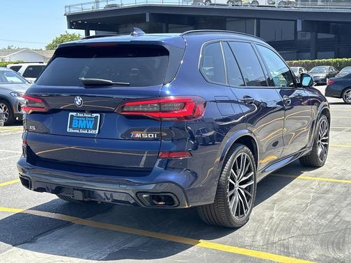 2021 BMW X5 M50i