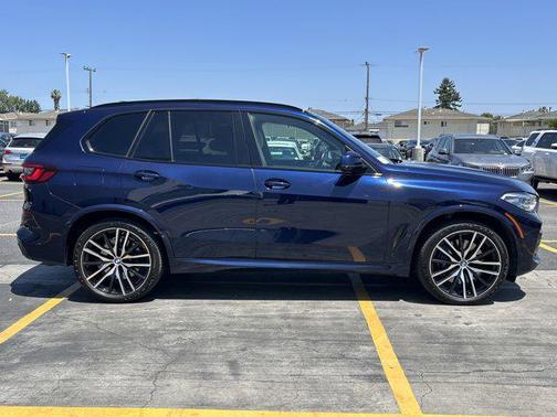2021 BMW X5 M50i