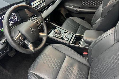 2025 Mitsubishi Outlander PHEV SEL