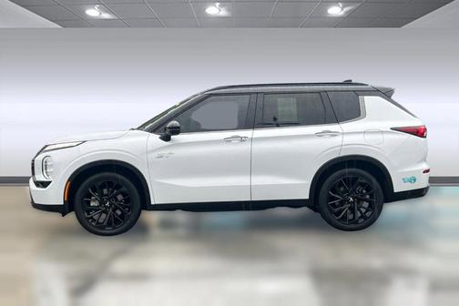 2025 Mitsubishi Outlander PHEV SEL