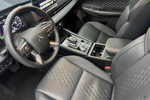 2025 Mitsubishi Outlander PHEV SEL