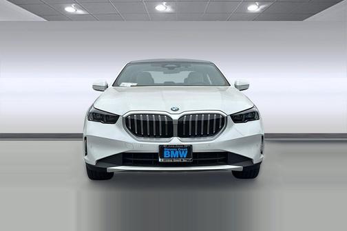Mineral White Metallic 2027 BMW 530 i