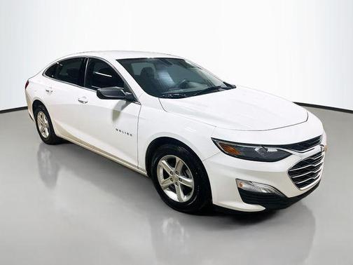 Summit White 2022 Chevrolet Malibu 1LS