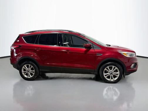 Ruby Red Metallic 2018 Ford Escape SE