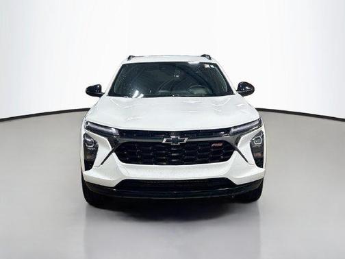 Summit White 2024 Chevrolet Trax FWD 2RS